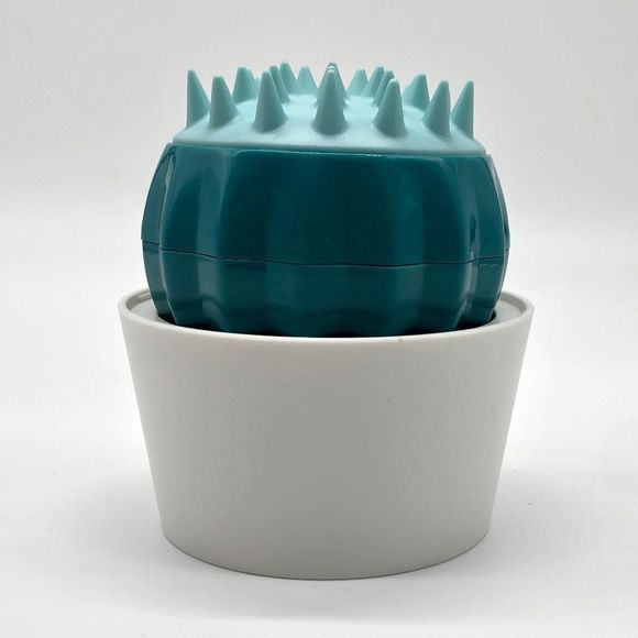 Cat Grooming Brush and Pet Massager - Reduce Shedding and Loose Hair - Picture 6 of 8